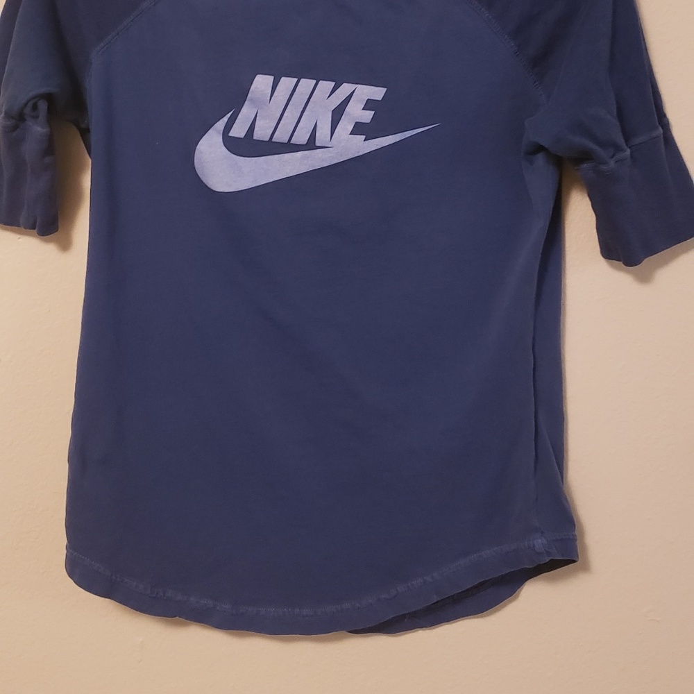 Nike Tee - S  💲 BUNDLE 3/$25 " - Picture 3 of 3